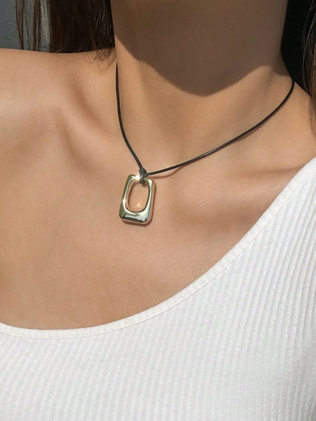 1pc Metallic Color Hollow Out Irregular Geometric Element Pendant Collar