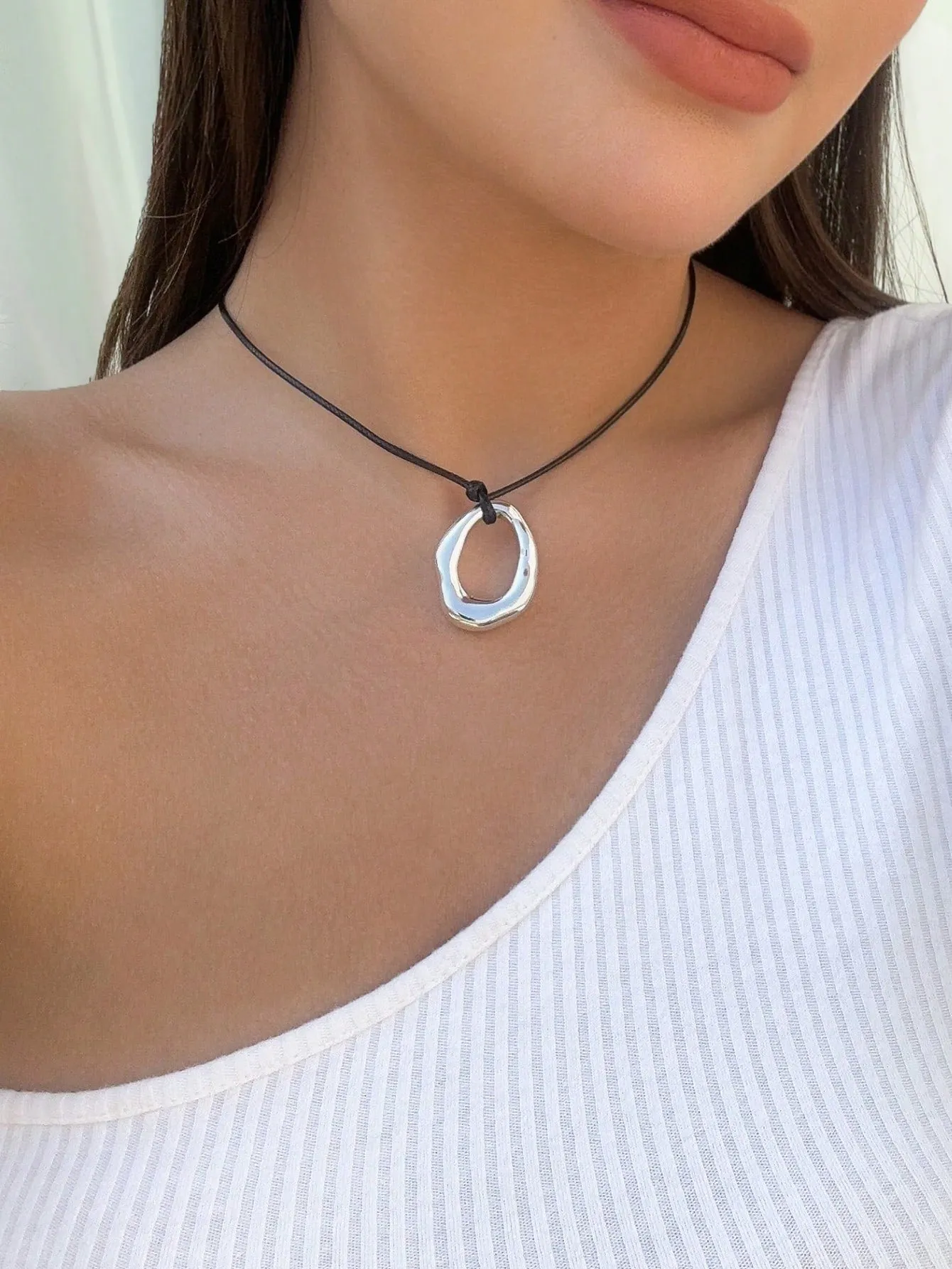 1pc Metallic Color Hollow Out Irregular Geometric Element Pendant Collar