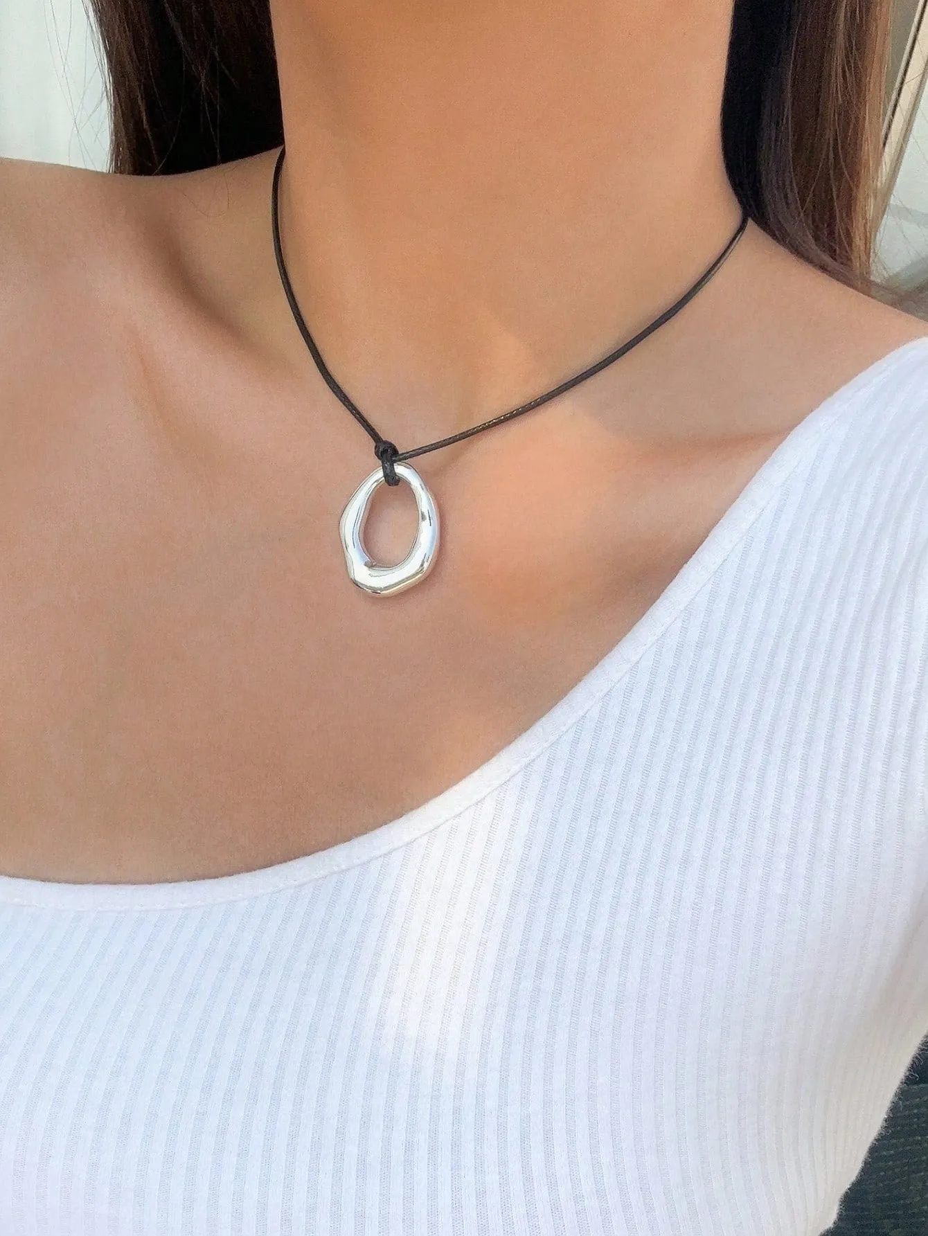 1pc Metallic Color Hollow Out Irregular Geometric Element Pendant Collar