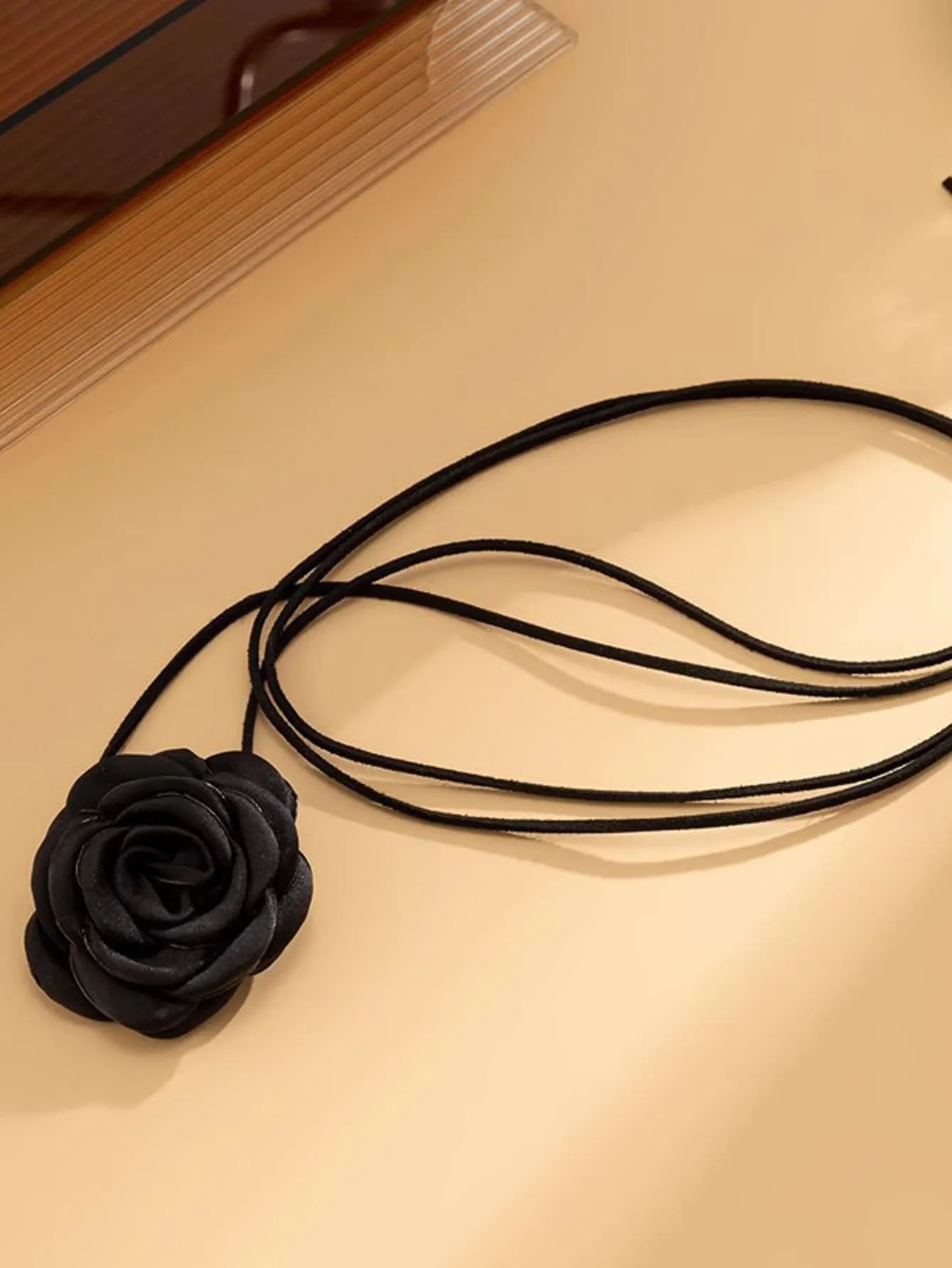 1pc Retro French Style Big Flower Necklace With Tassel Detail And Tie Neck