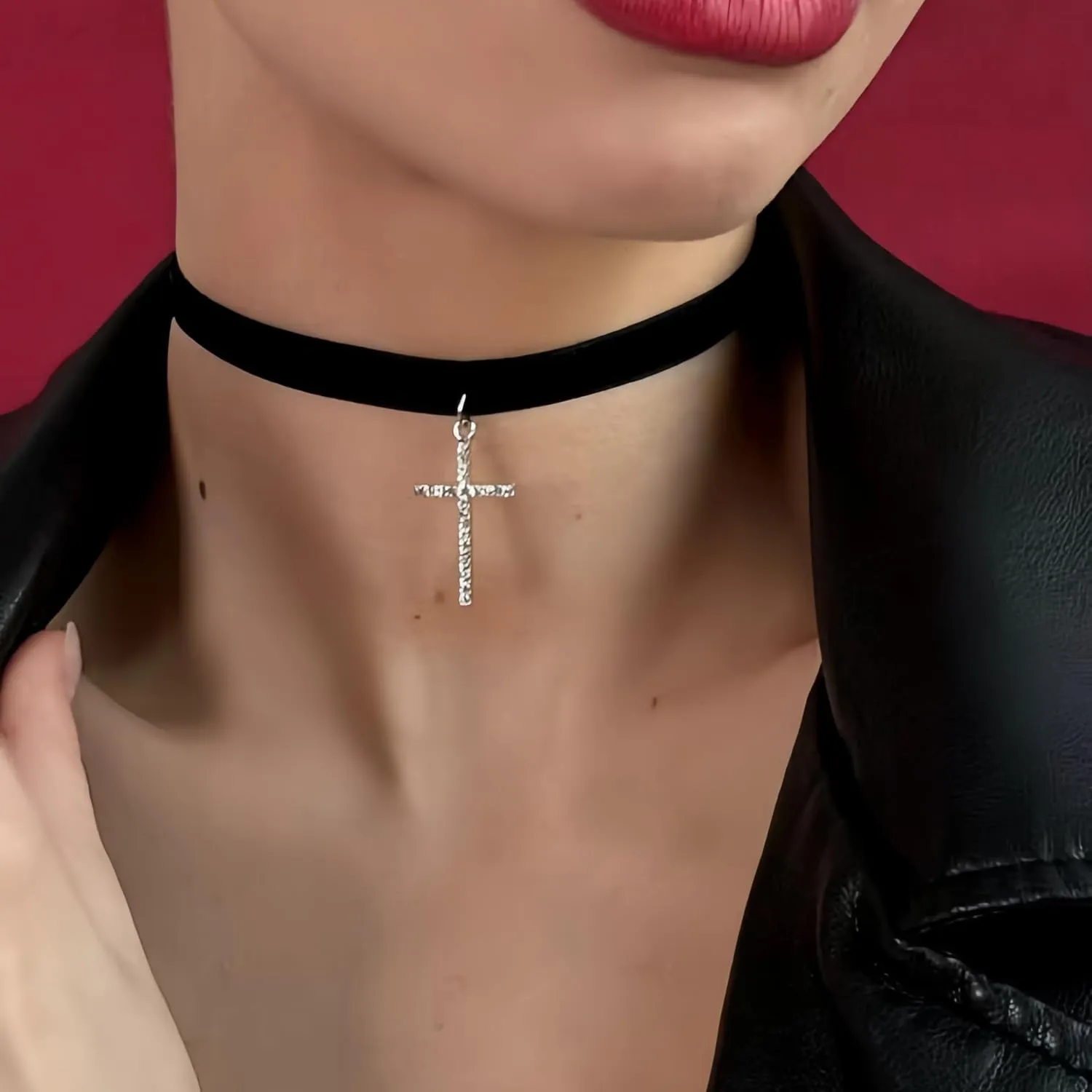 Ronglry Black Velvet Choker Necklace for Women - Adjustable Layered Goth Chokers for Party, Cosplay & Gift